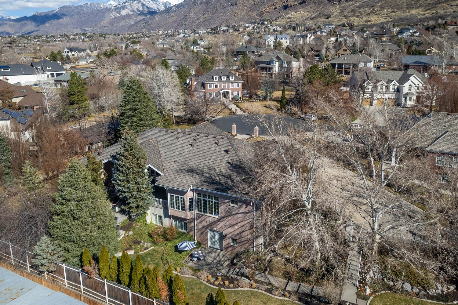 RALEIGH COURT - Residential