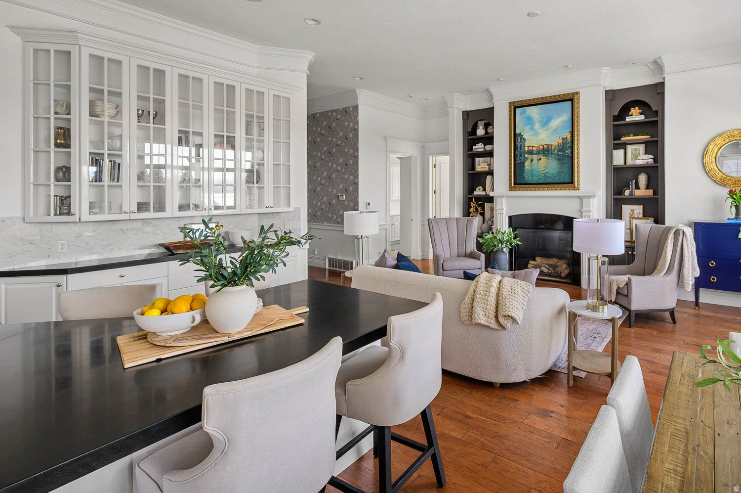 RALEIGH COURT - Residential