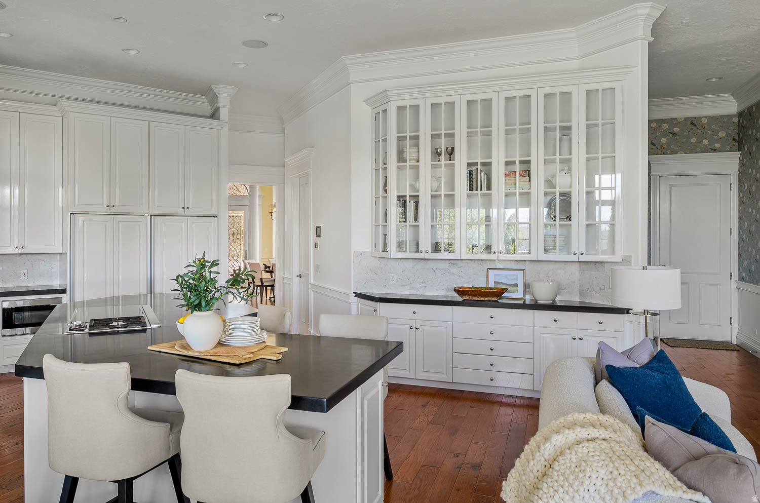 RALEIGH COURT - Residential