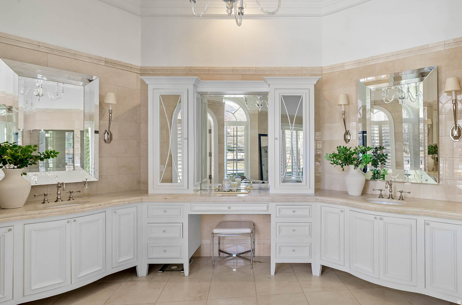 RALEIGH COURT - Residential