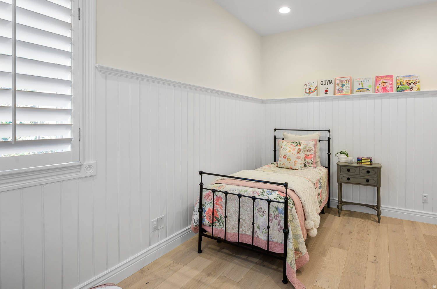 RALEIGH COURT - Residential