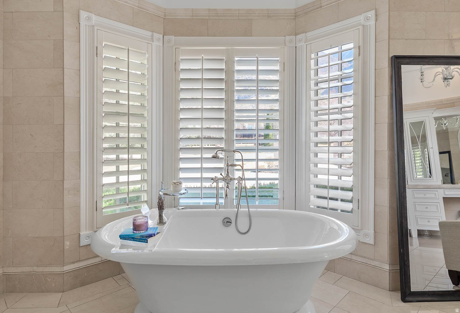 RALEIGH COURT - Residential