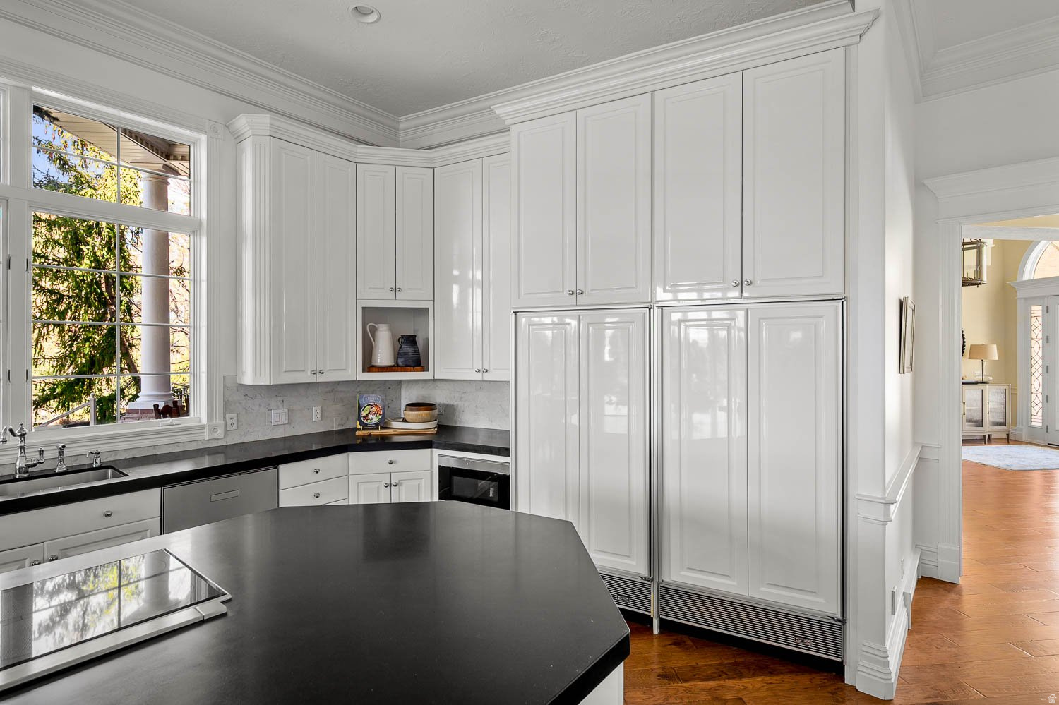 RALEIGH COURT - Residential