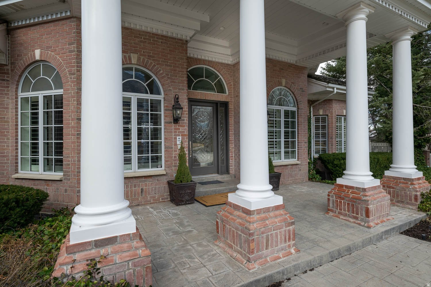 RALEIGH COURT - Residential