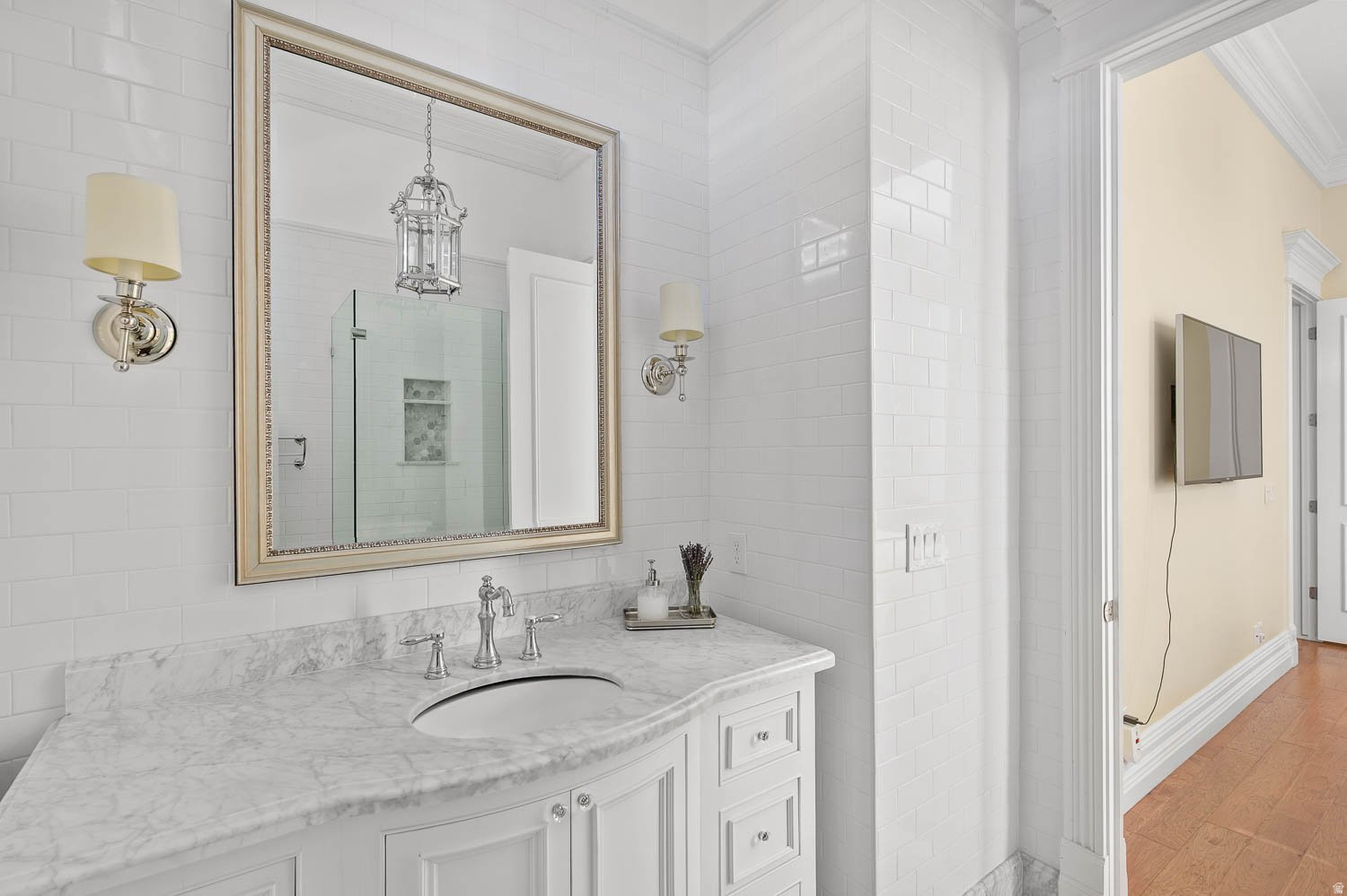 RALEIGH COURT - Residential