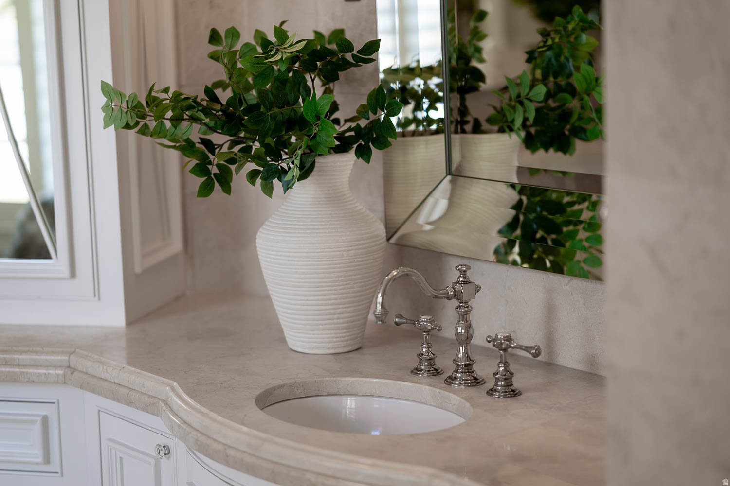 RALEIGH COURT - Residential