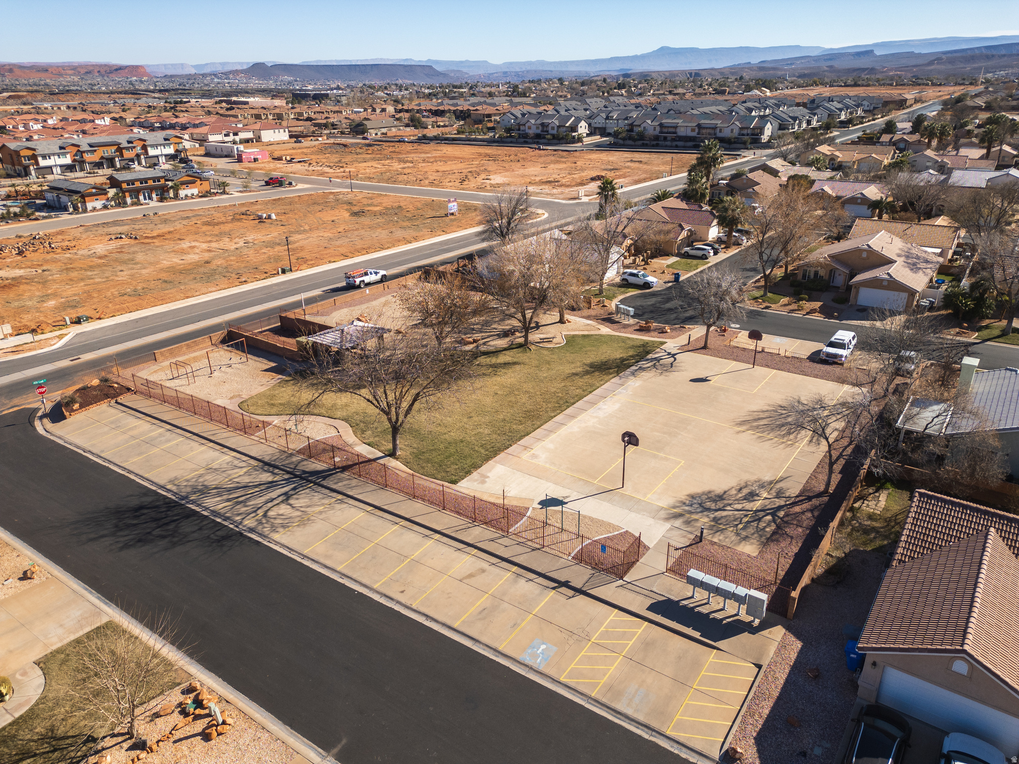 RED MOUNTAIN TH 4 - Residential