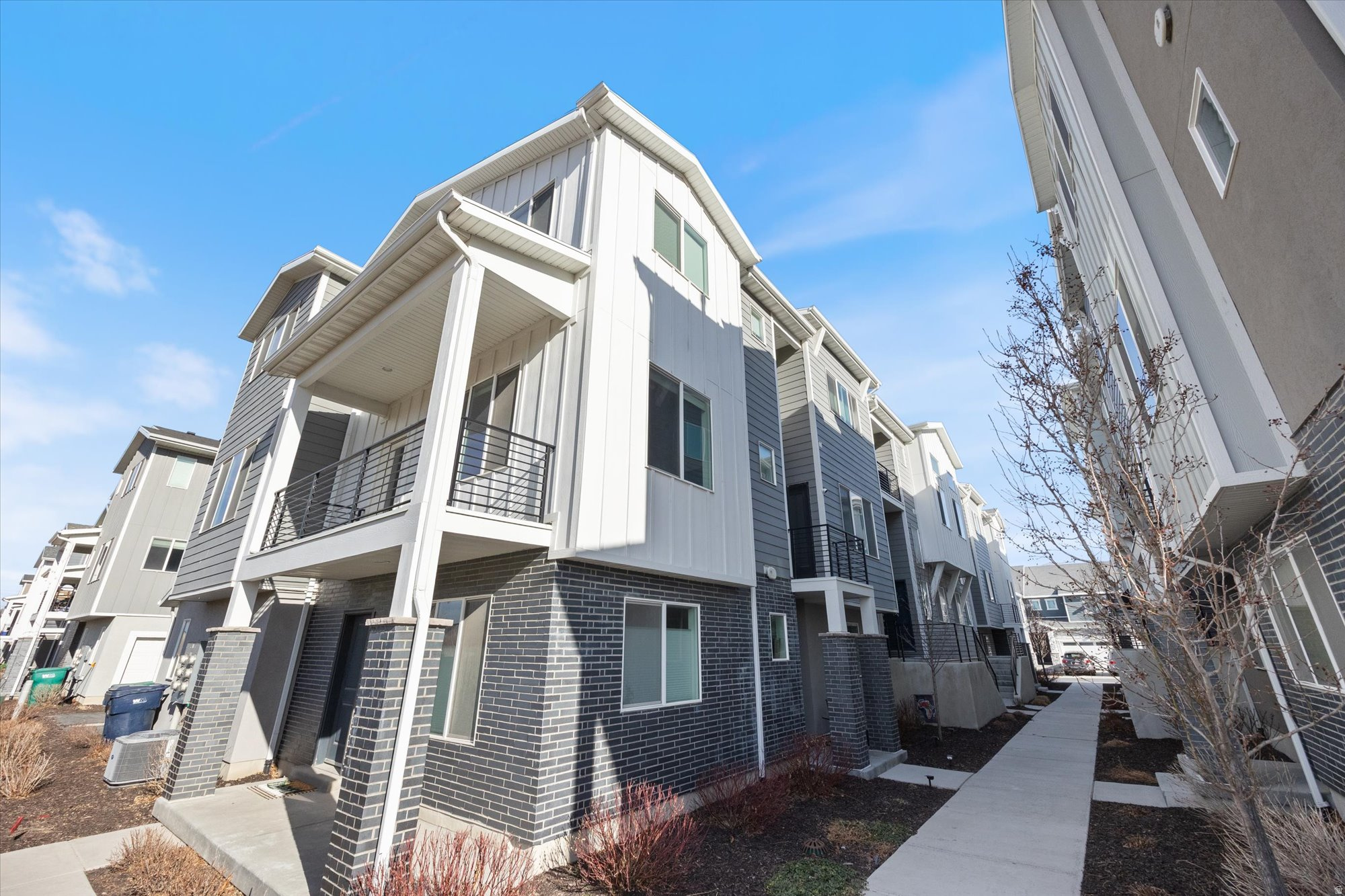 DAY RANCH TOWNS - Residential