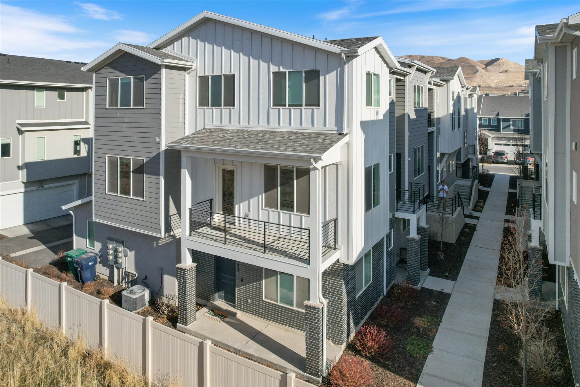 DAY RANCH TOWNS - Residential