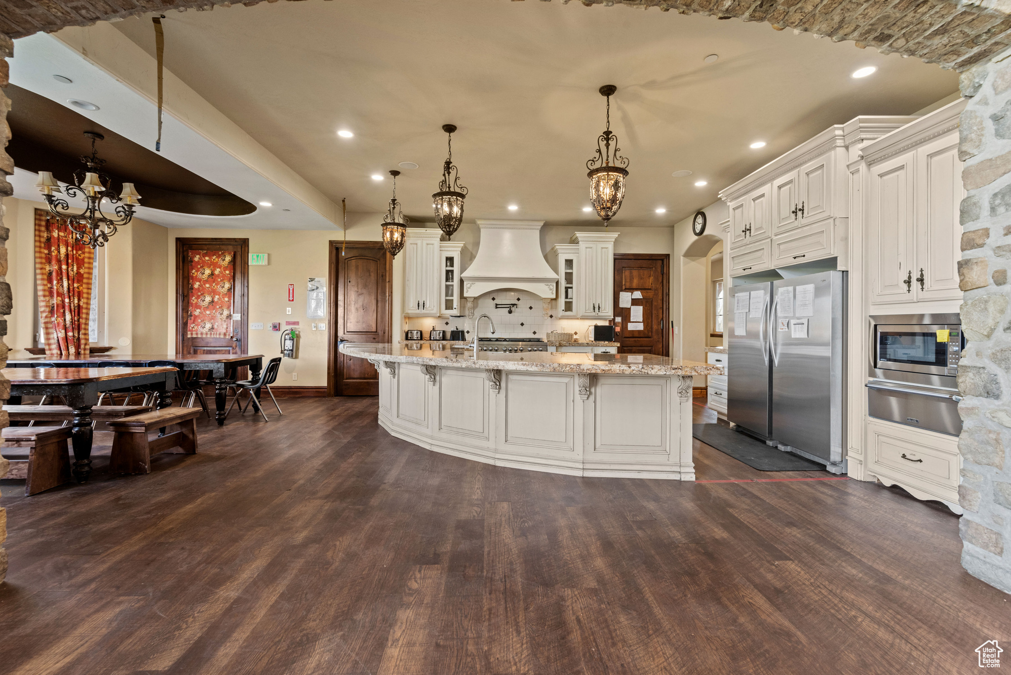 BARTOLD - Commercial Sale