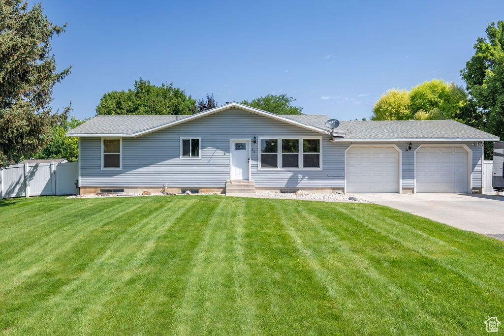 Photo of 55 W 300 N, Hyde Park, UT 84318 (MLS # 2100634)
