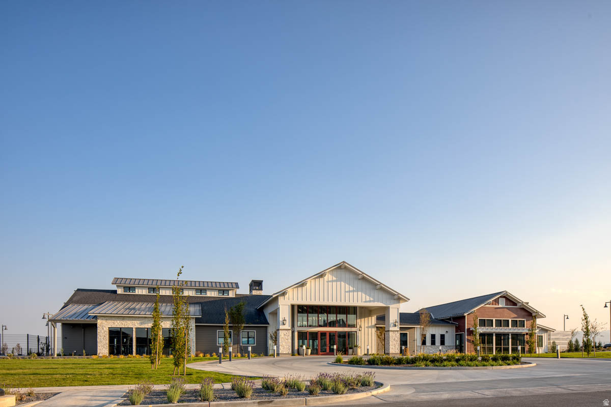 DAYBREAK SPRINGHOUSE - Residential