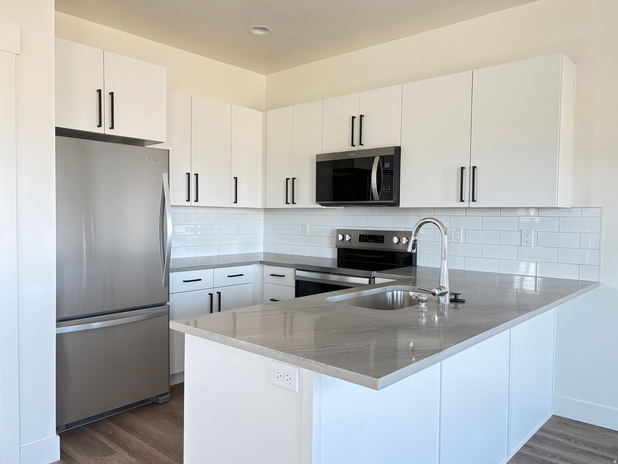 SALT GRASS - Residential