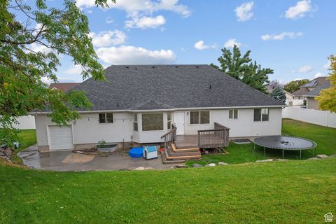 Tiny photo for 3810 W VALLEY VIEW DR, Cedar Hills, UT 84062 (MLS # 2114804)