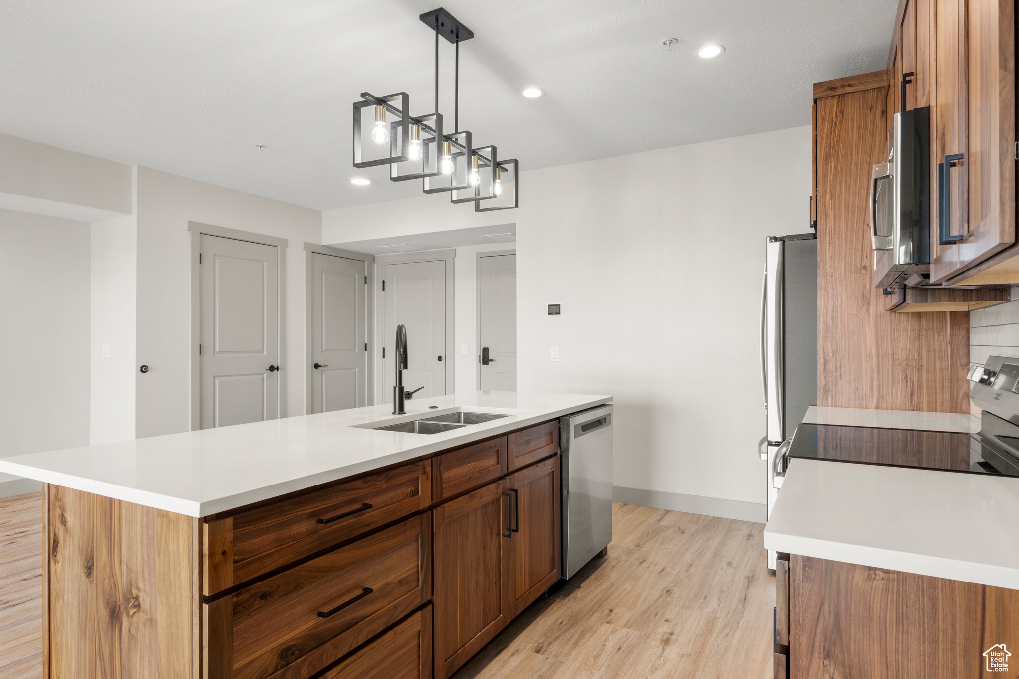 GARDEN CITY LAKE RESIDENCES - Residential