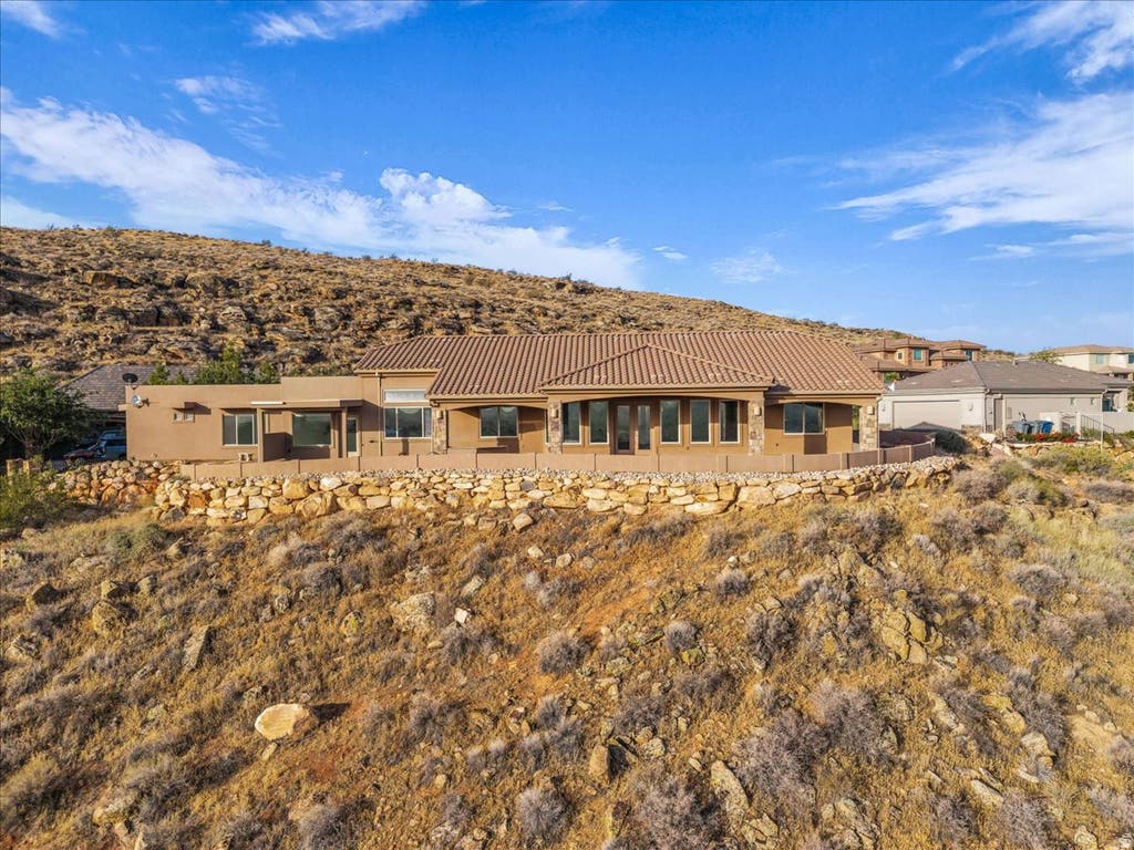 Photo of 2255 HILL RD #15, Bloomington, UT 84790 (MLS # 2165888)