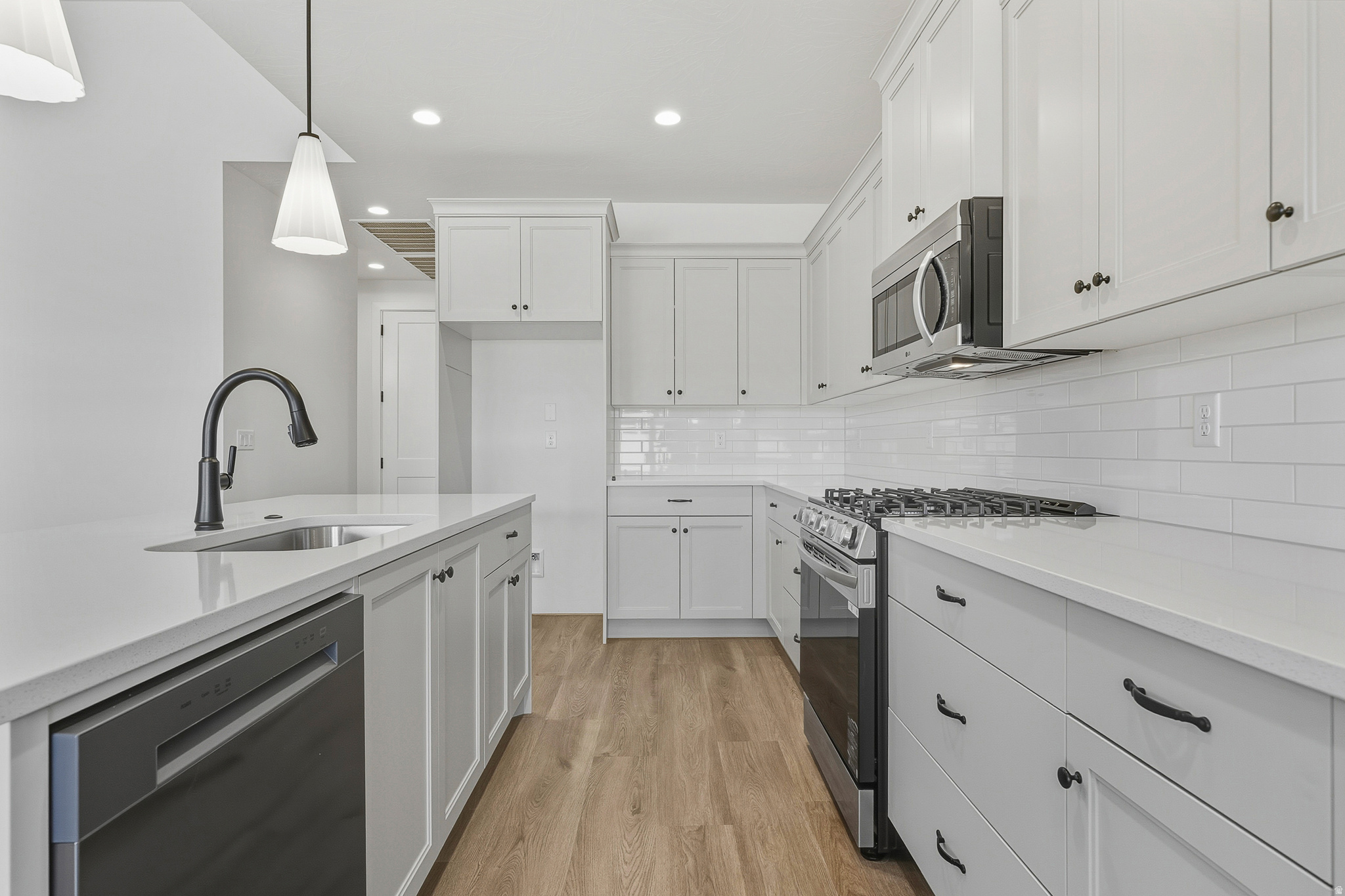 SAND POINT - Residential