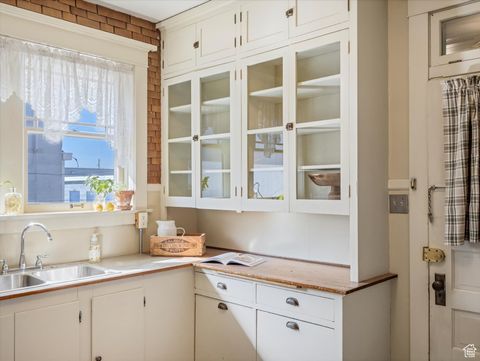 Tiny photo for 4320 S COMMERCE DR, Murray, UT 84107 (MLS # 2116299)