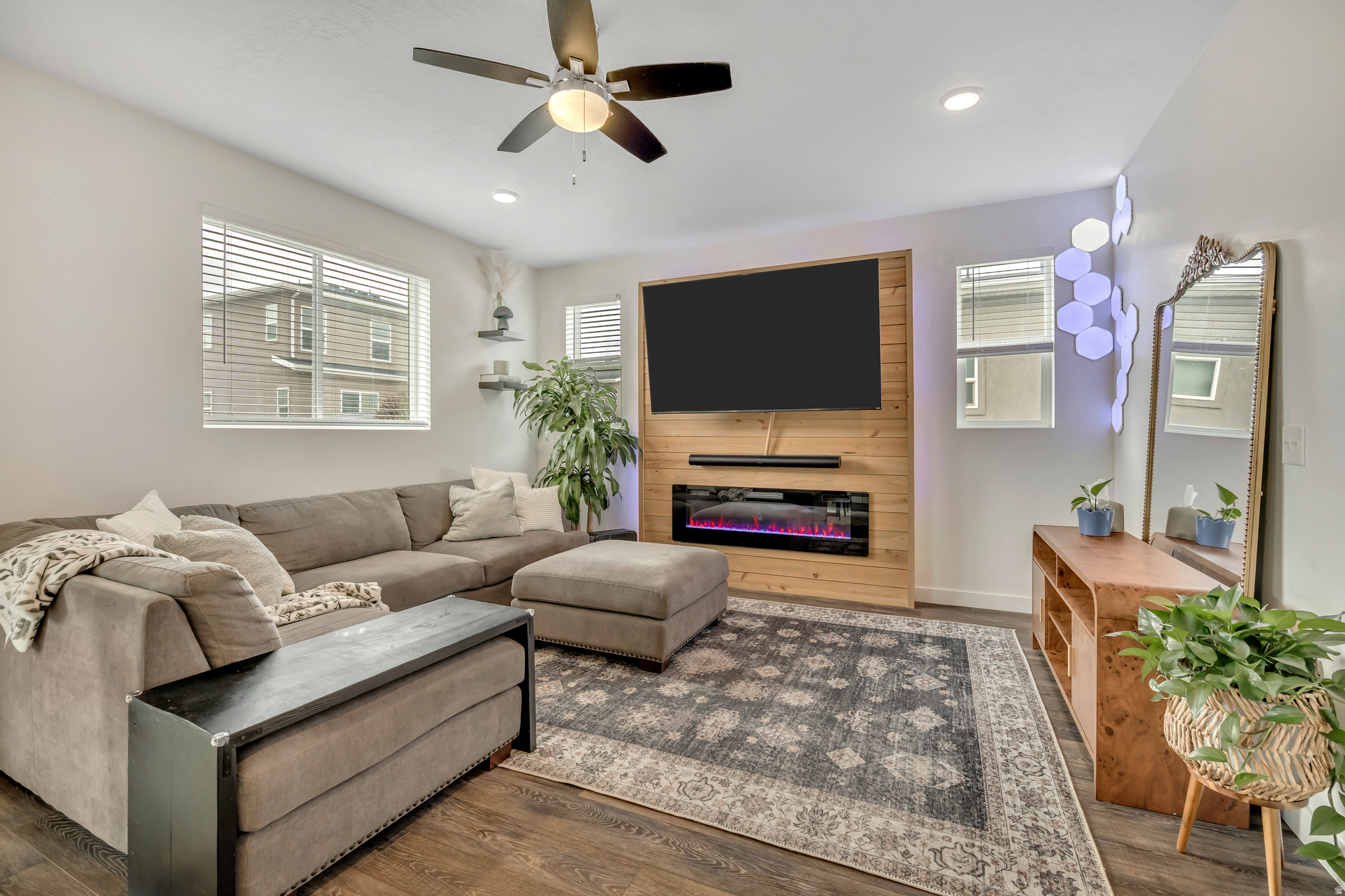 CANYON RANCHES - Residential