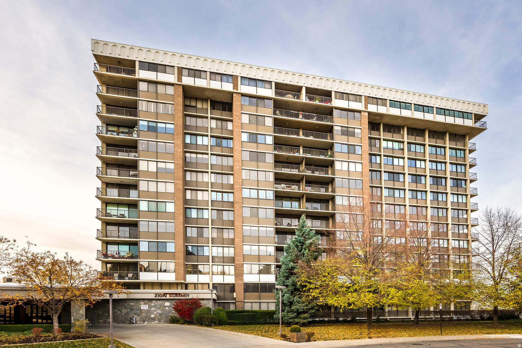 ZIONS SUMMITT - Residential