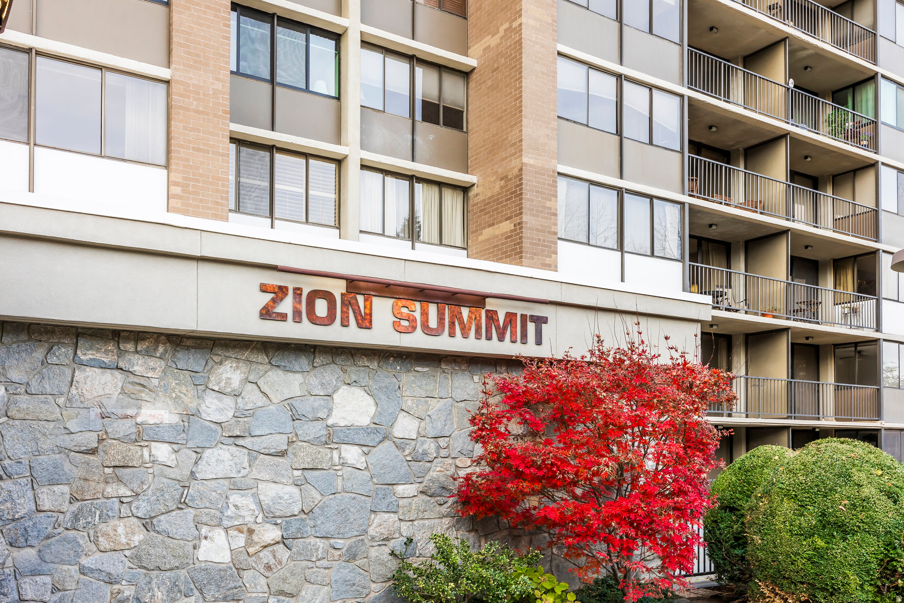 ZIONS SUMMITT - Residential