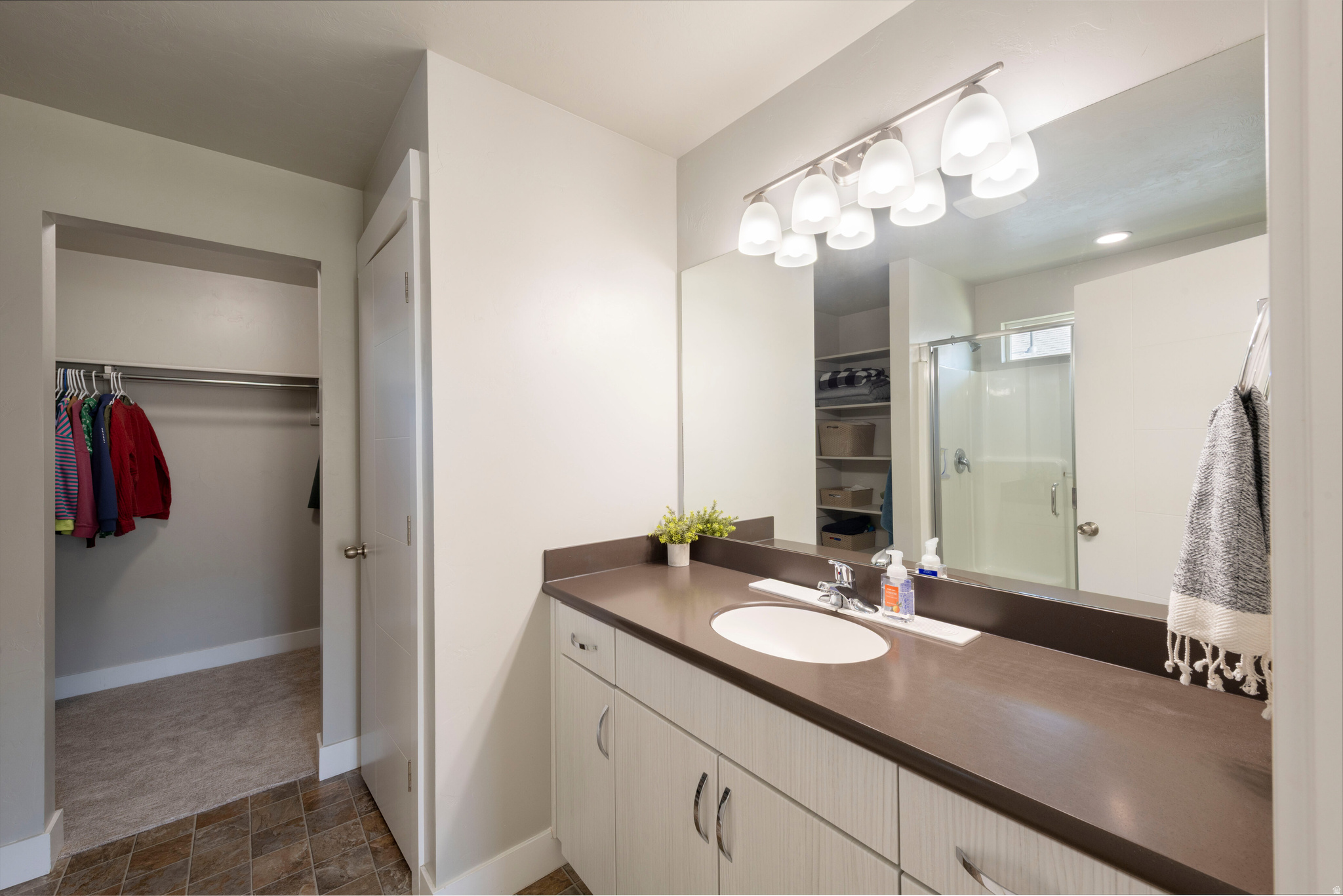 INDIPENDANCE AT THE POINT - Residential