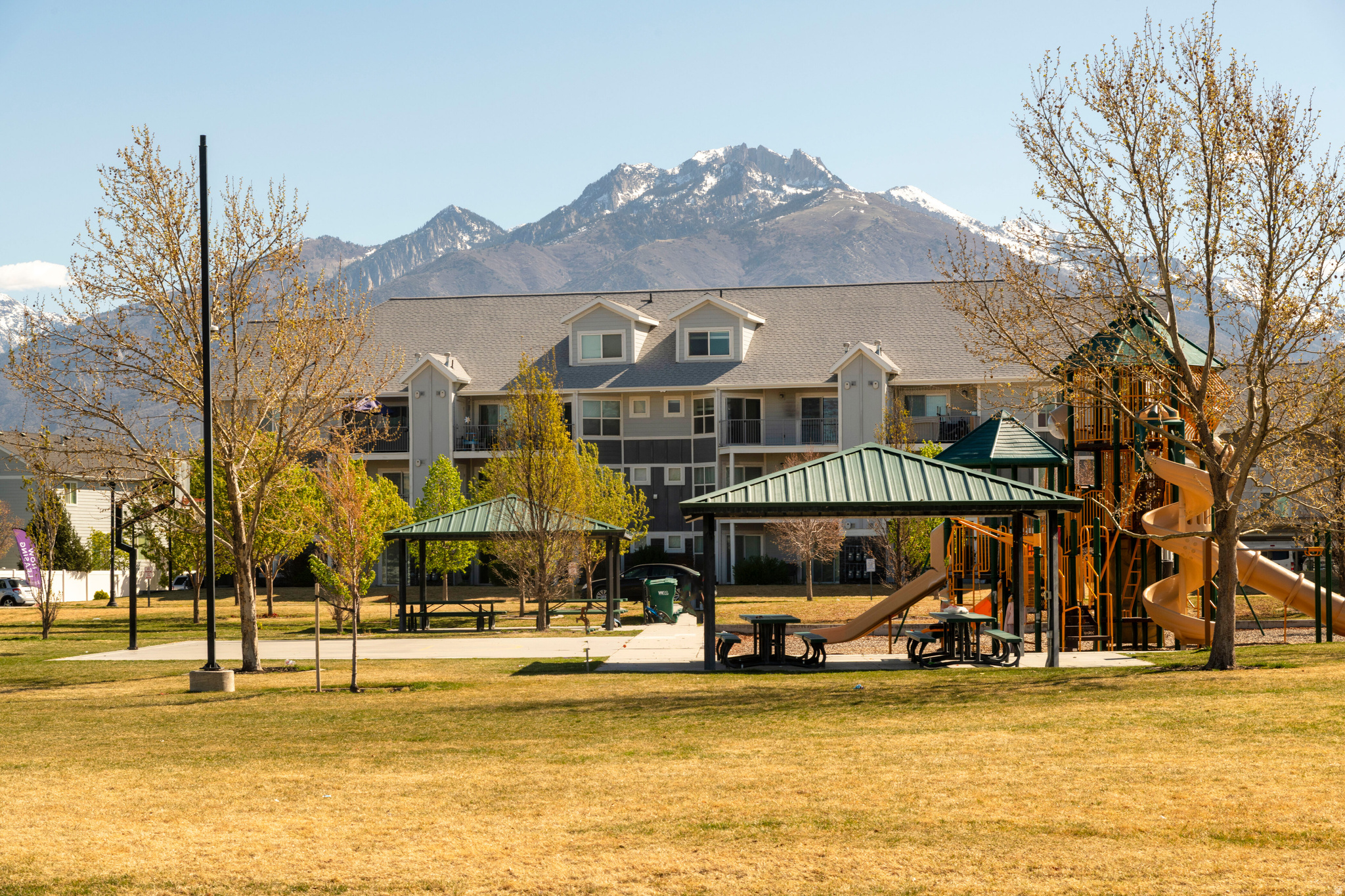 INDIPENDANCE AT THE POINT - Residential