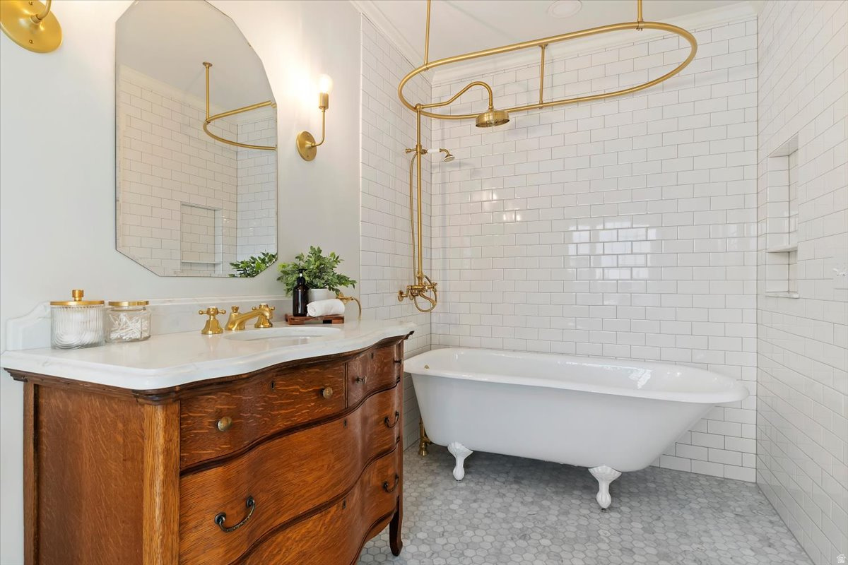 HAXTON PLACE - Residential