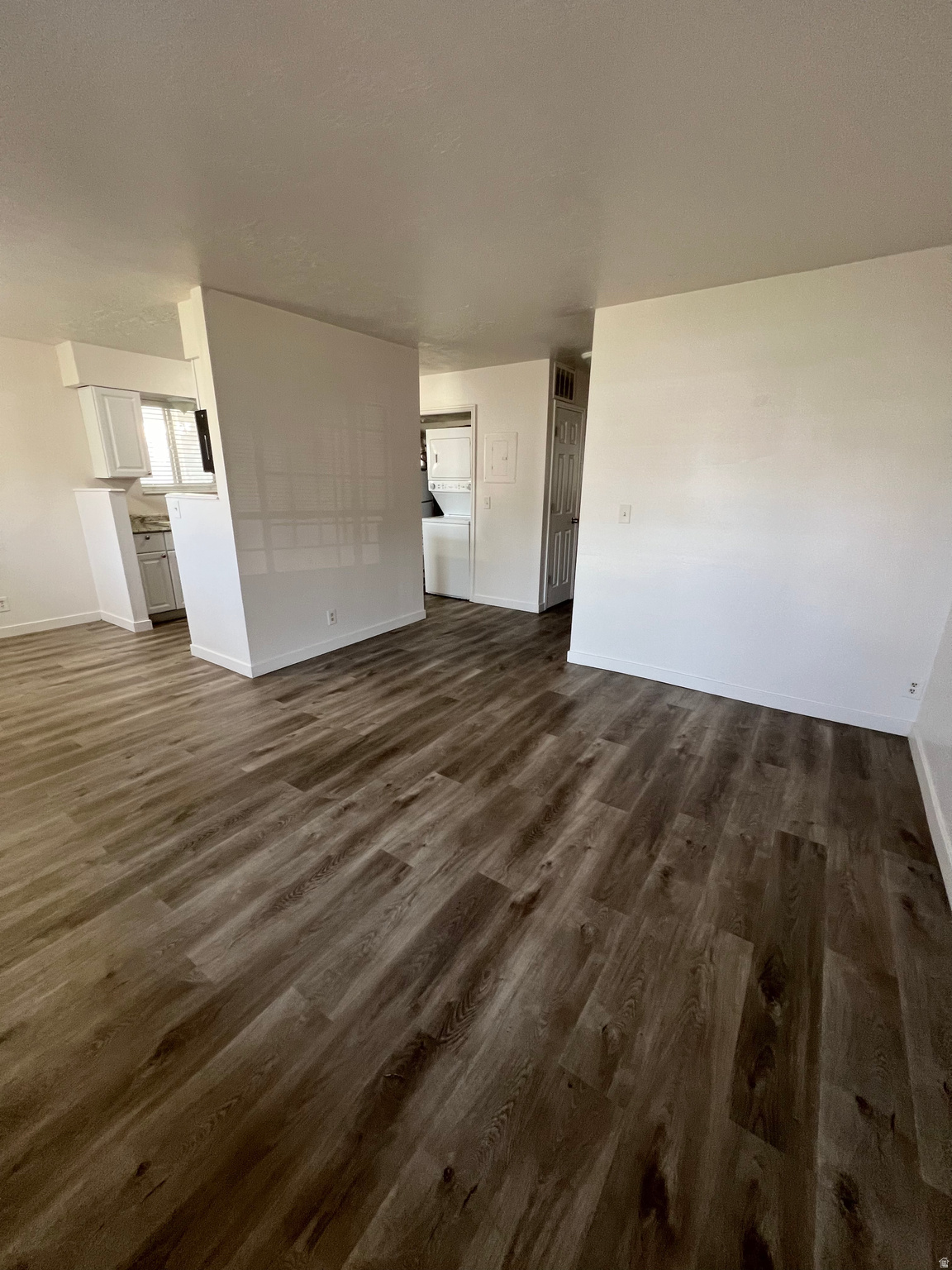 EAST REDWOOD - Residential Lease