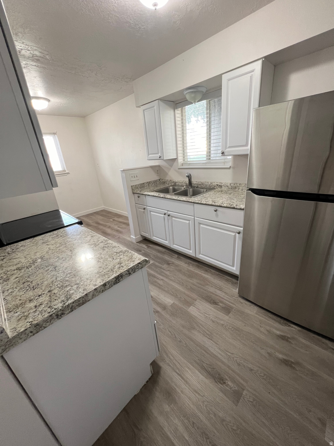 EAST REDWOOD - Residential Lease