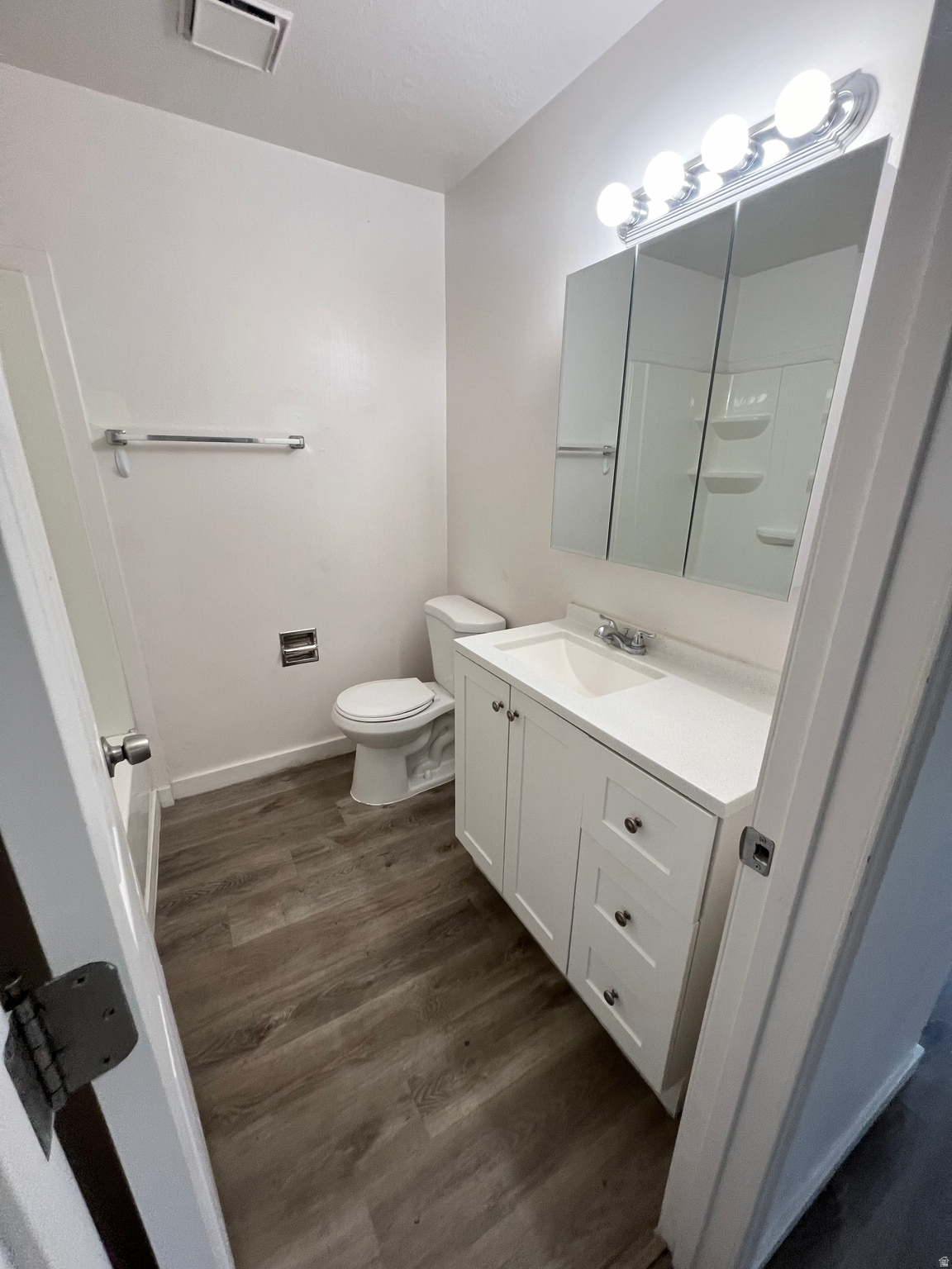 EAST REDWOOD - Residential Lease