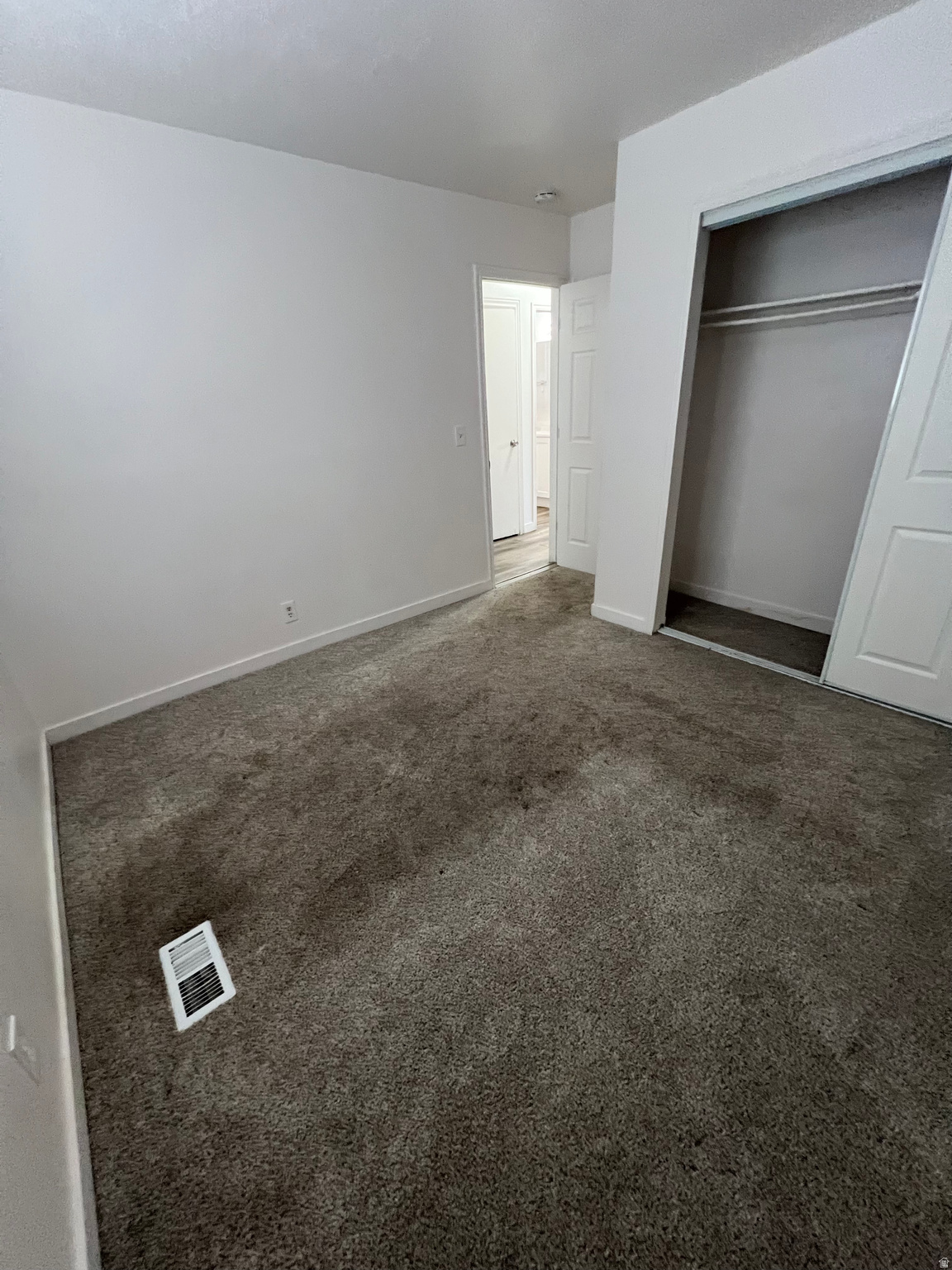 EAST REDWOOD - Residential Lease