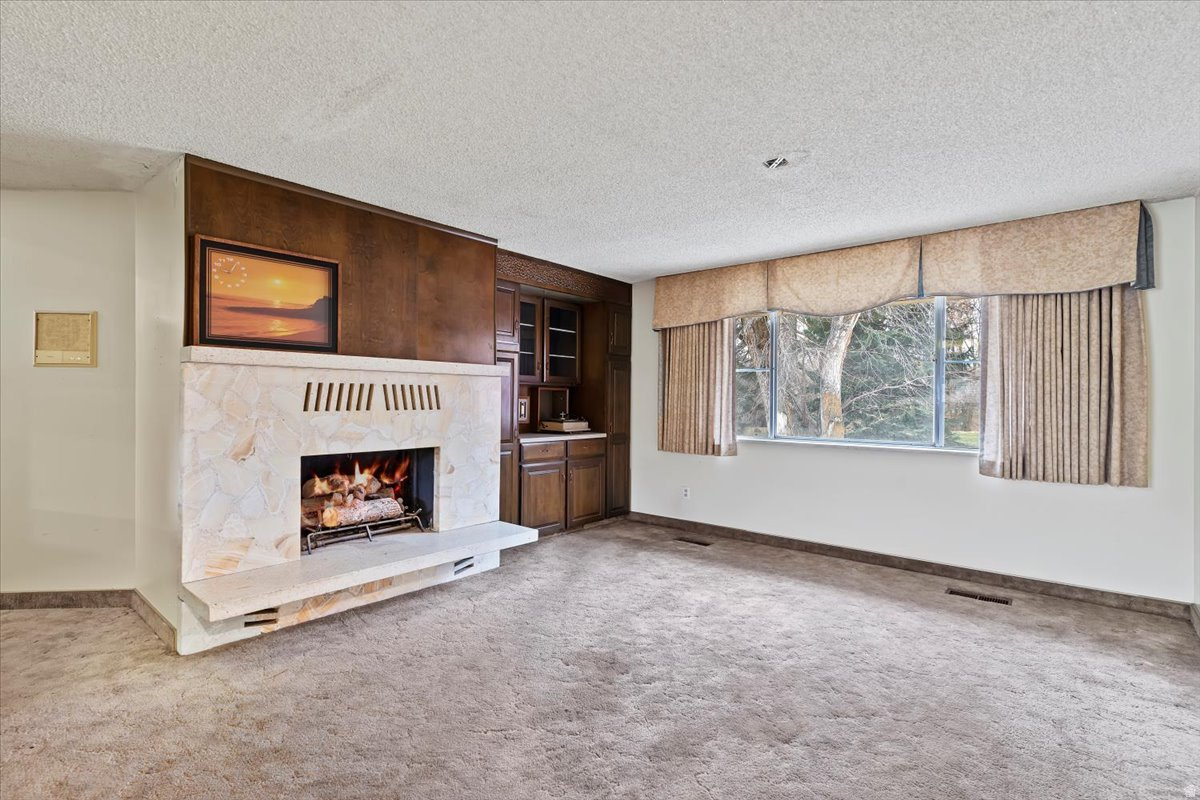 BUDDYS PLACE - Residential