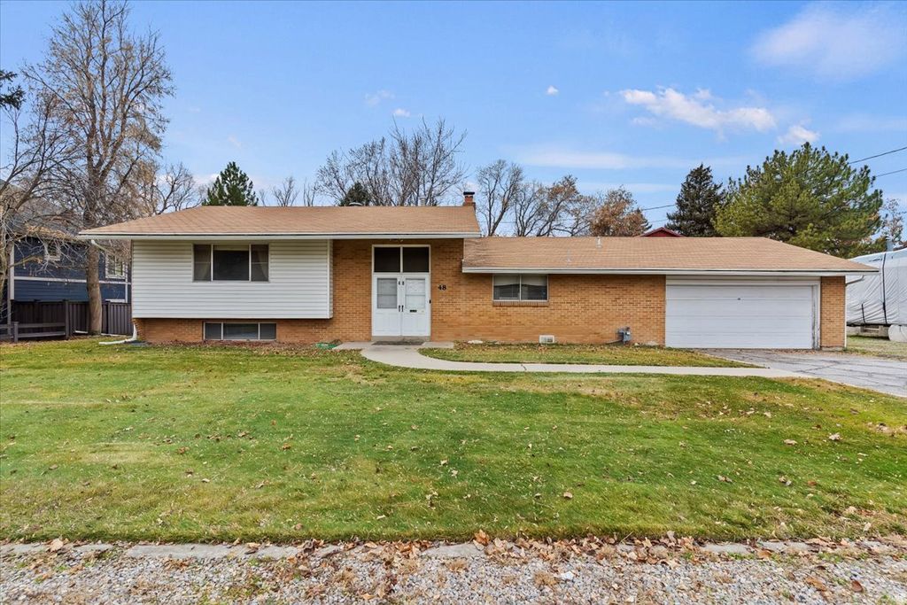 Photo of 48 S FLINT ST, Kaysville, UT 84037 (MLS # 2131238)