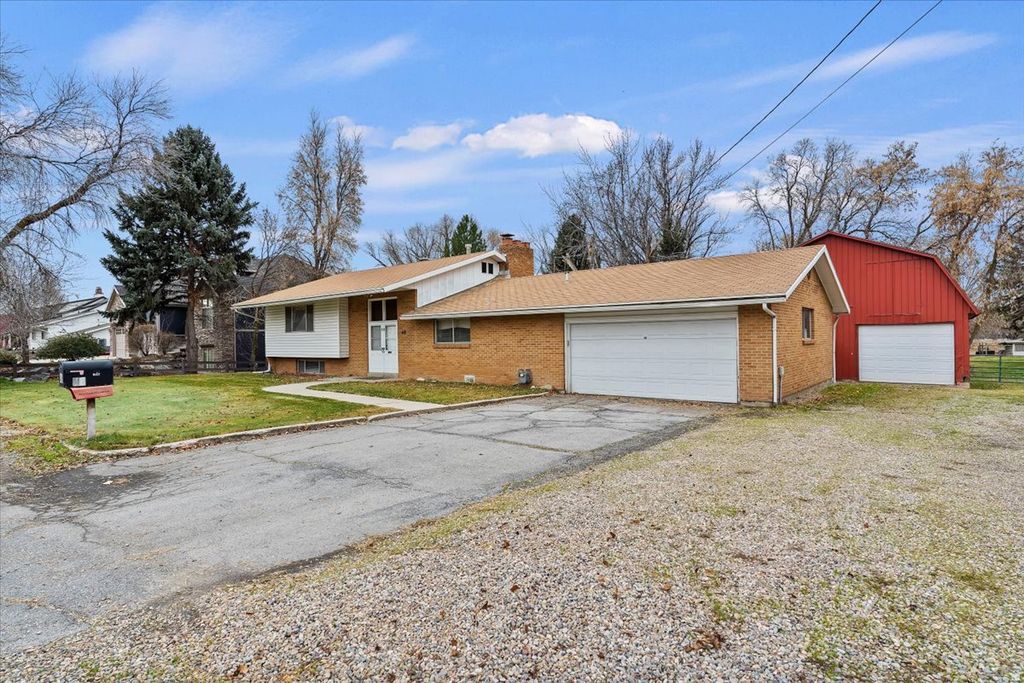 Photo of 48 S FLINT ST, Kaysville, UT 84037 (MLS # 2131238)