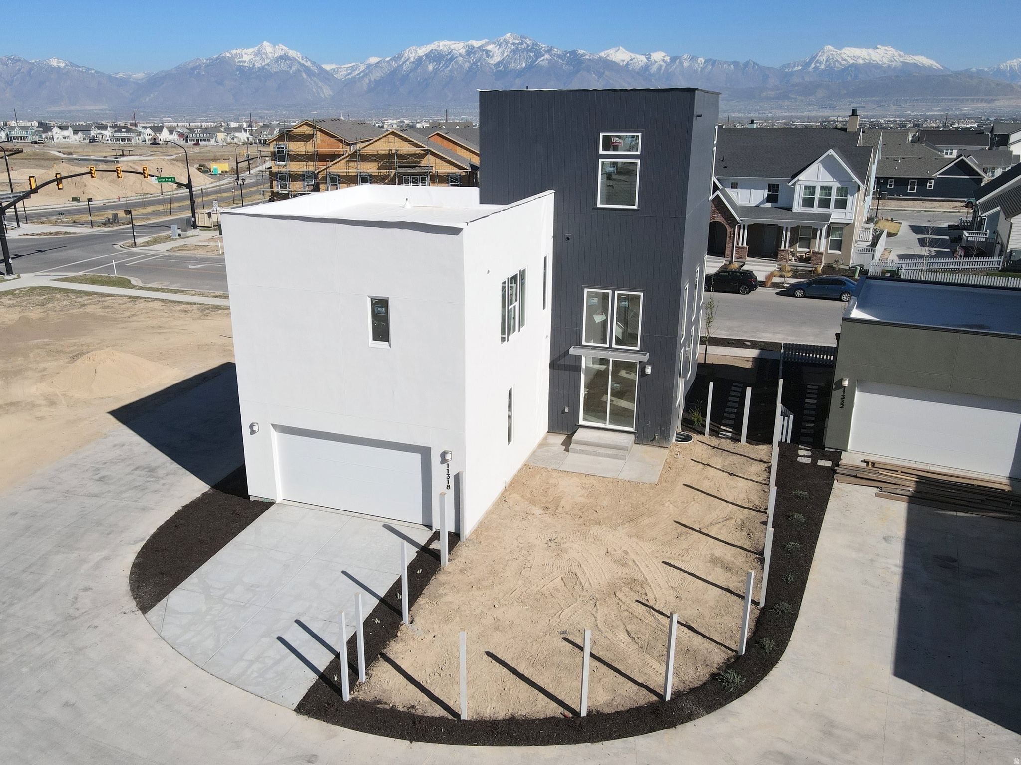 DAYBREAK - Residential