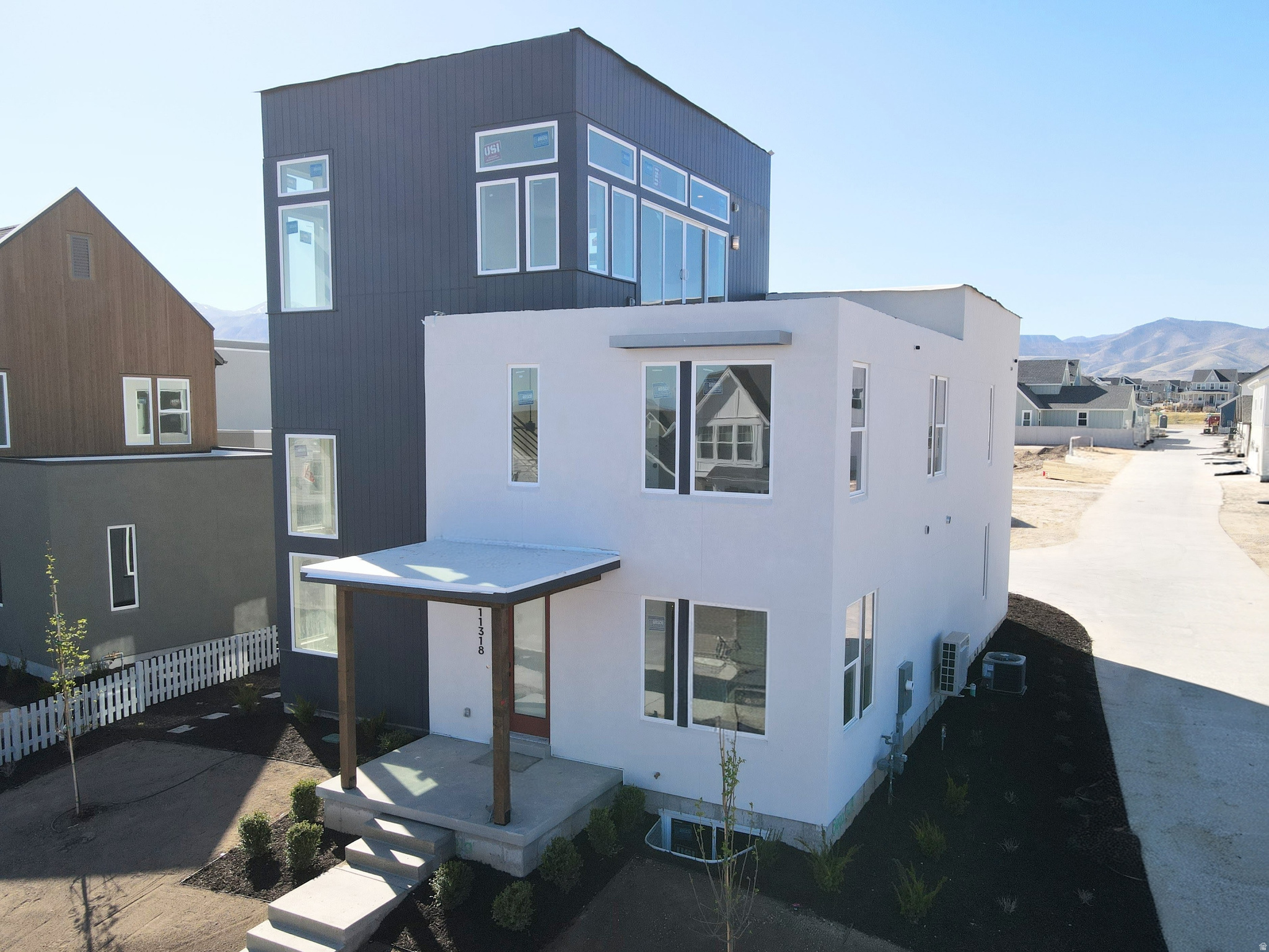 DAYBREAK - Residential