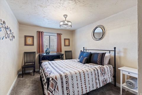 Tiny photo for 380 E 1500 S, Bountiful, UT 84010 (MLS # 2132806)