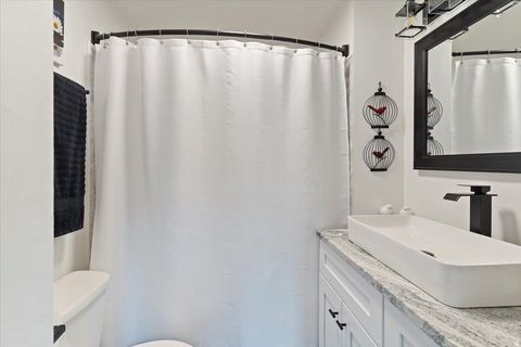 Tiny photo for 380 E 1500 S, Bountiful, UT 84010 (MLS # 2132806)