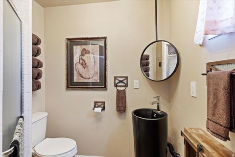 Tiny photo for 380 E 1500 S, Bountiful, UT 84010 (MLS # 2132806)