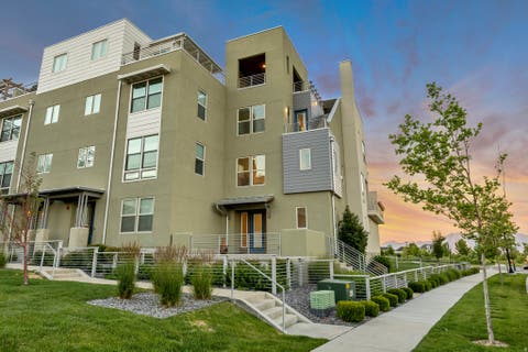 Townhouse For Sale - 5172 W Lake Ave<br/> South Jordan, UT 84009