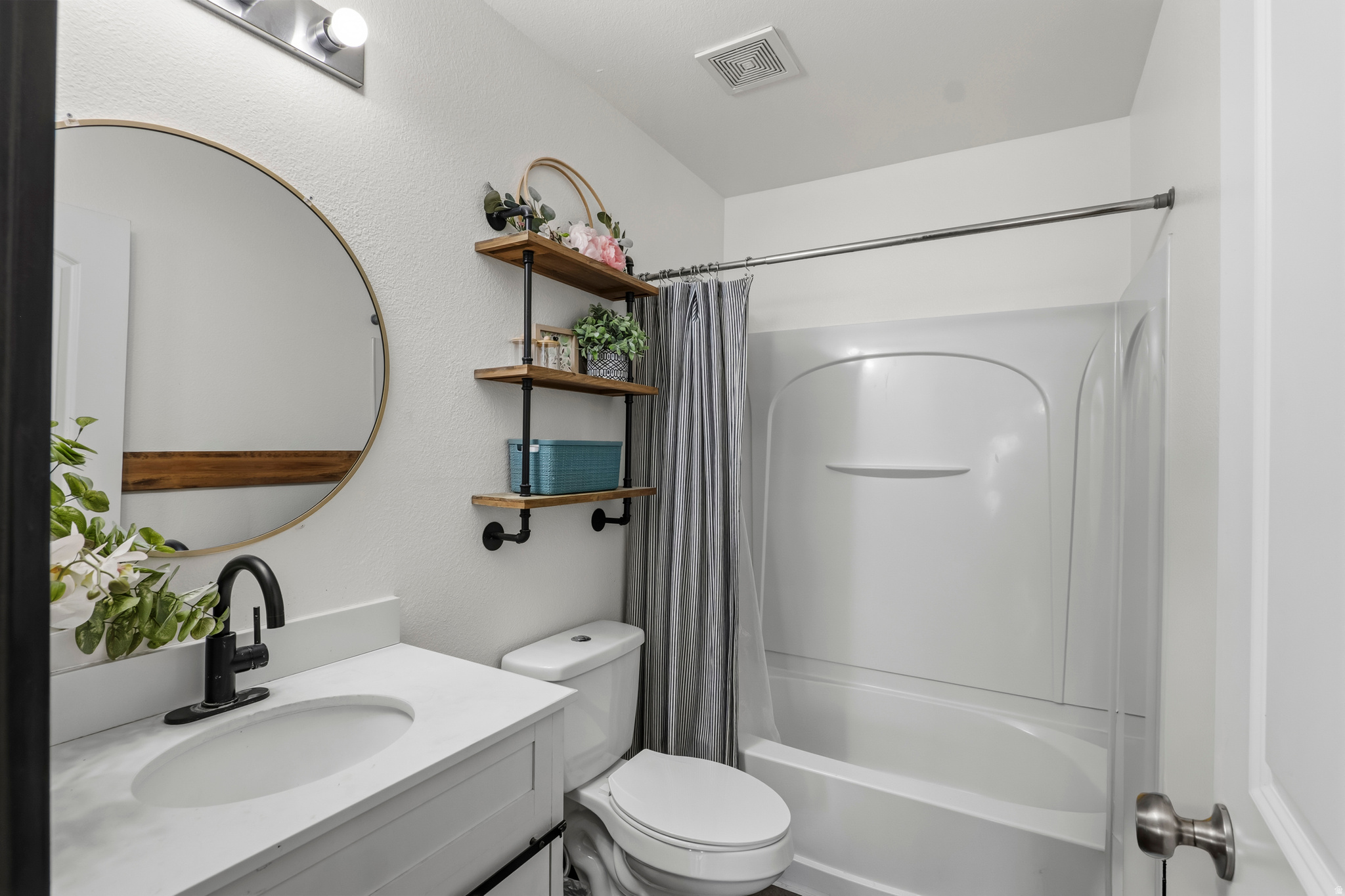 HAMILTON FARMS - Residential