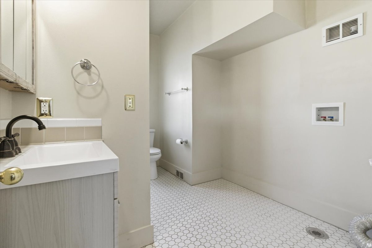 YOUNG PROPERTY - Residential