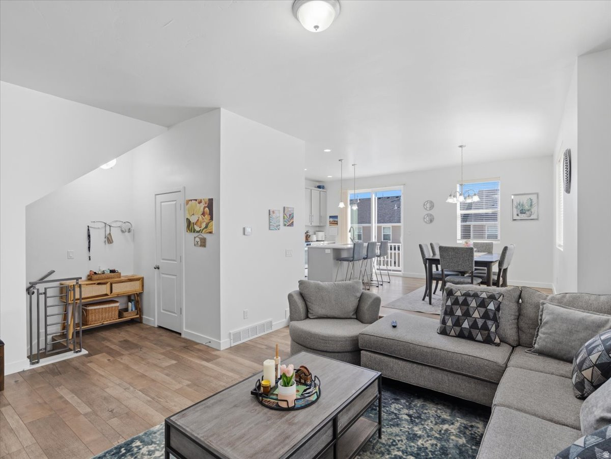 TERRACE HILL - Residential