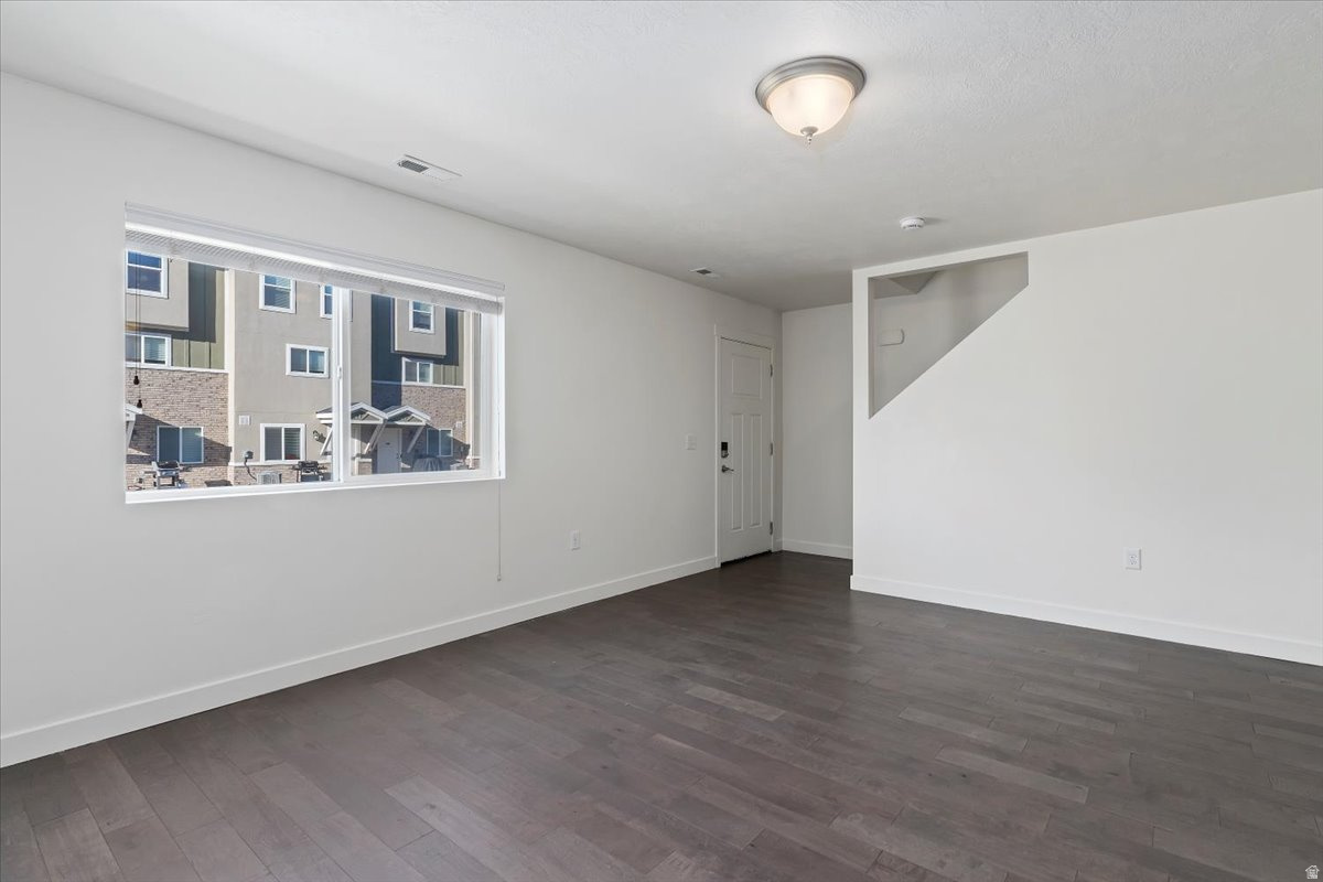 TUCKER ROW AT WATERS EDGE - Residential