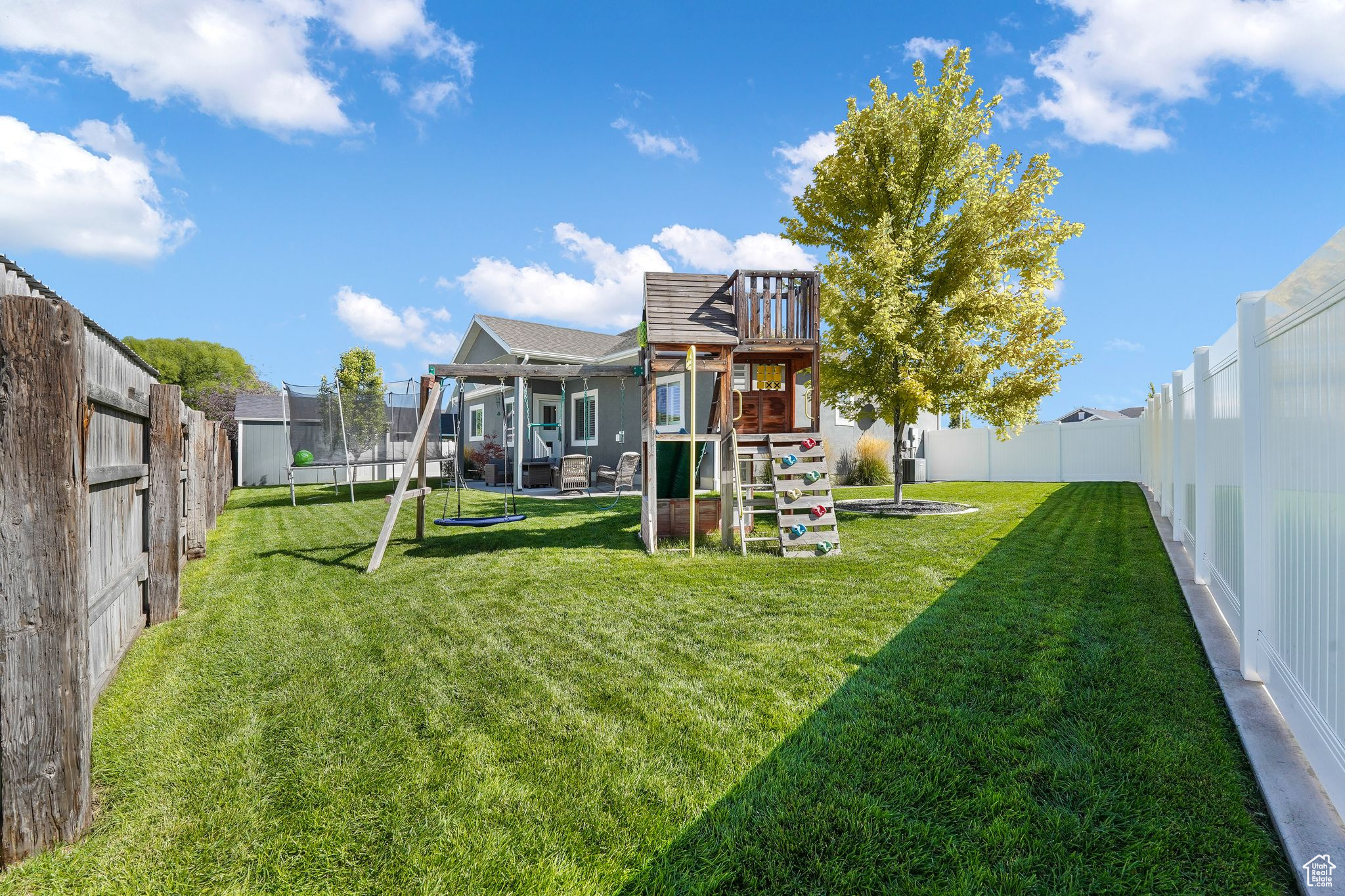 HOME COURT - Residential