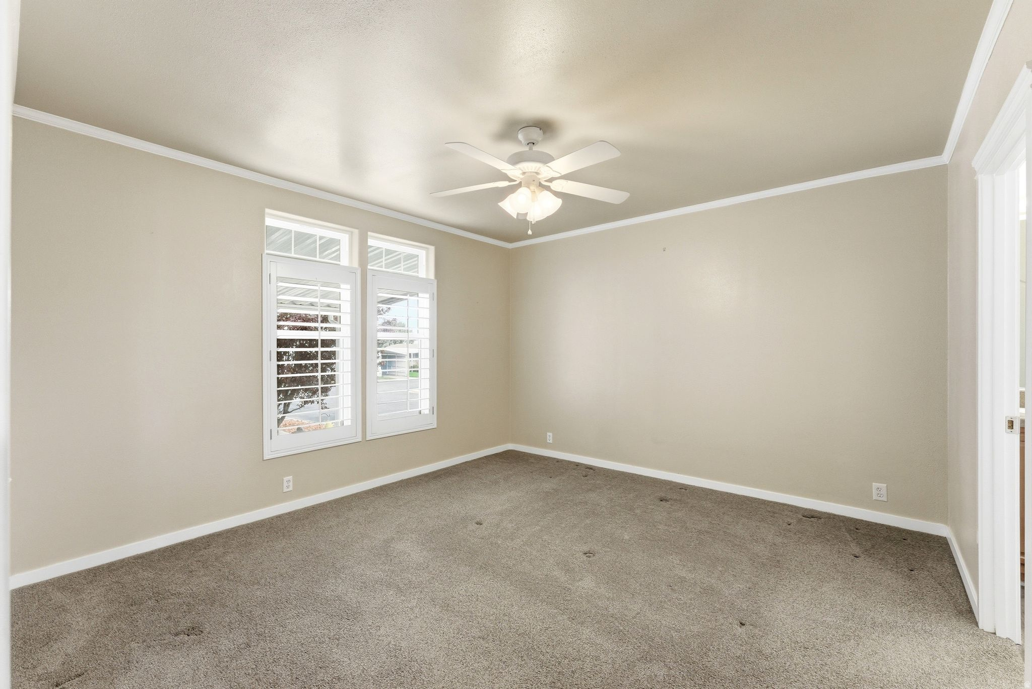 COUNTRY MEADOWS - Residential