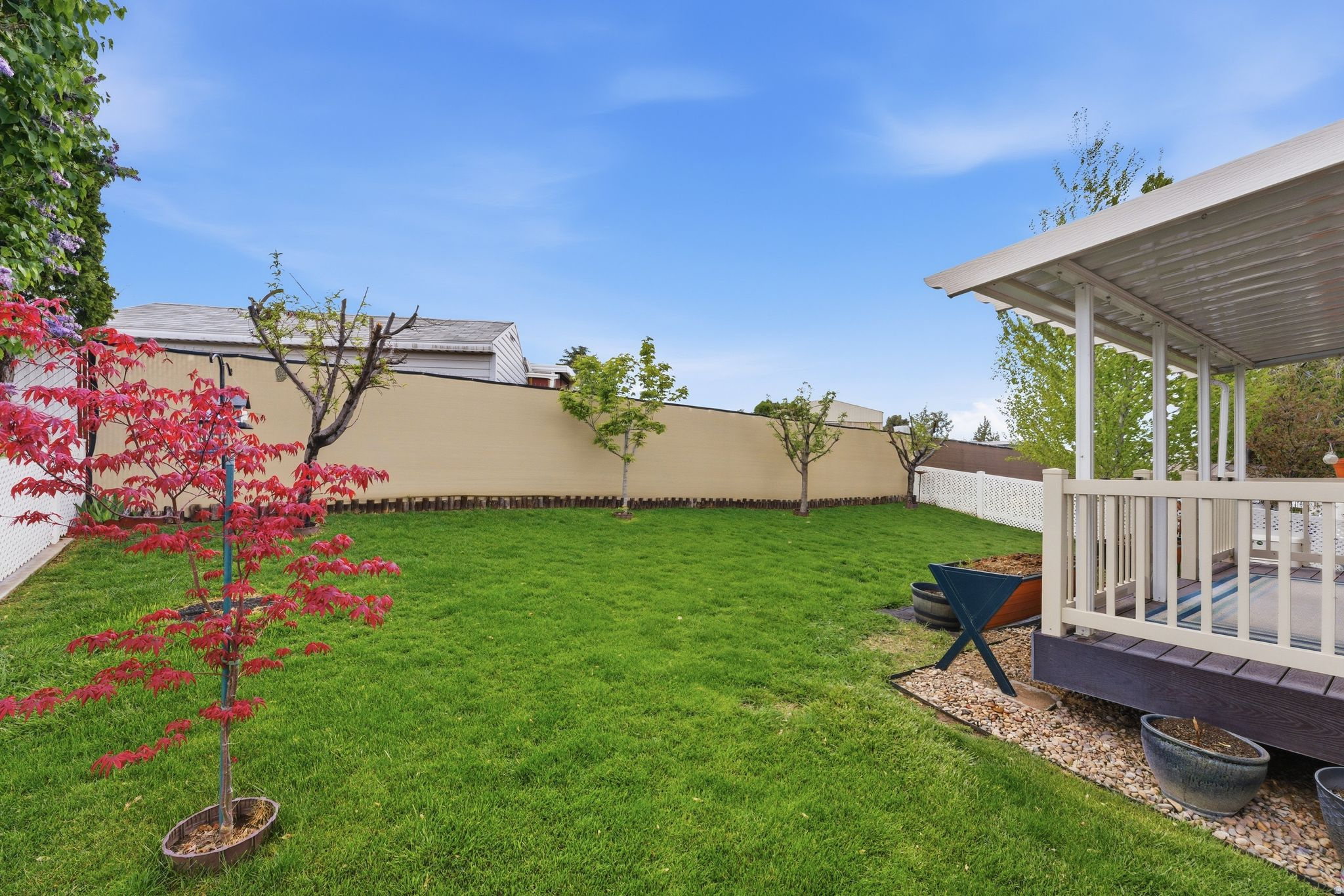 COUNTRY MEADOWS - Residential