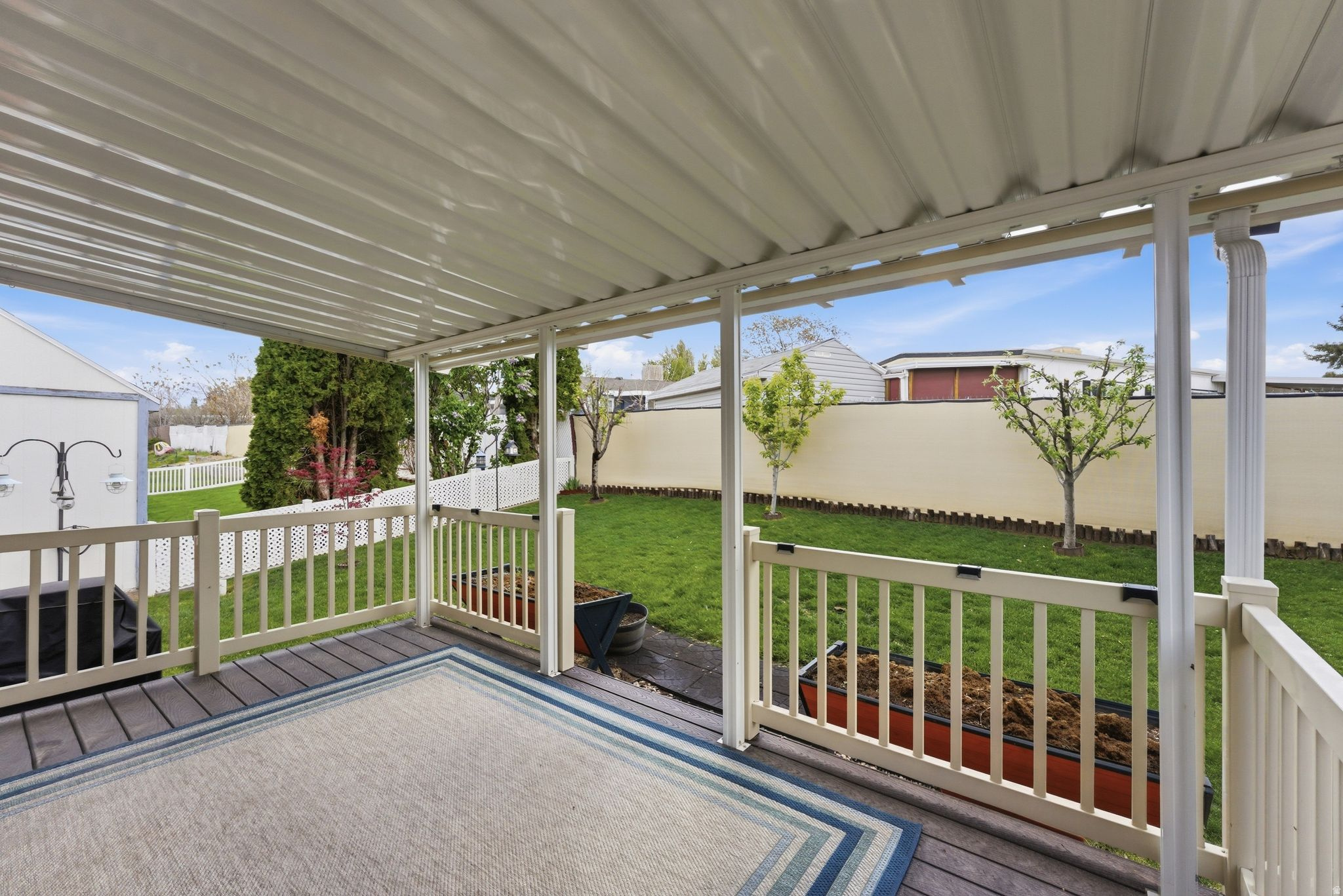 COUNTRY MEADOWS - Residential