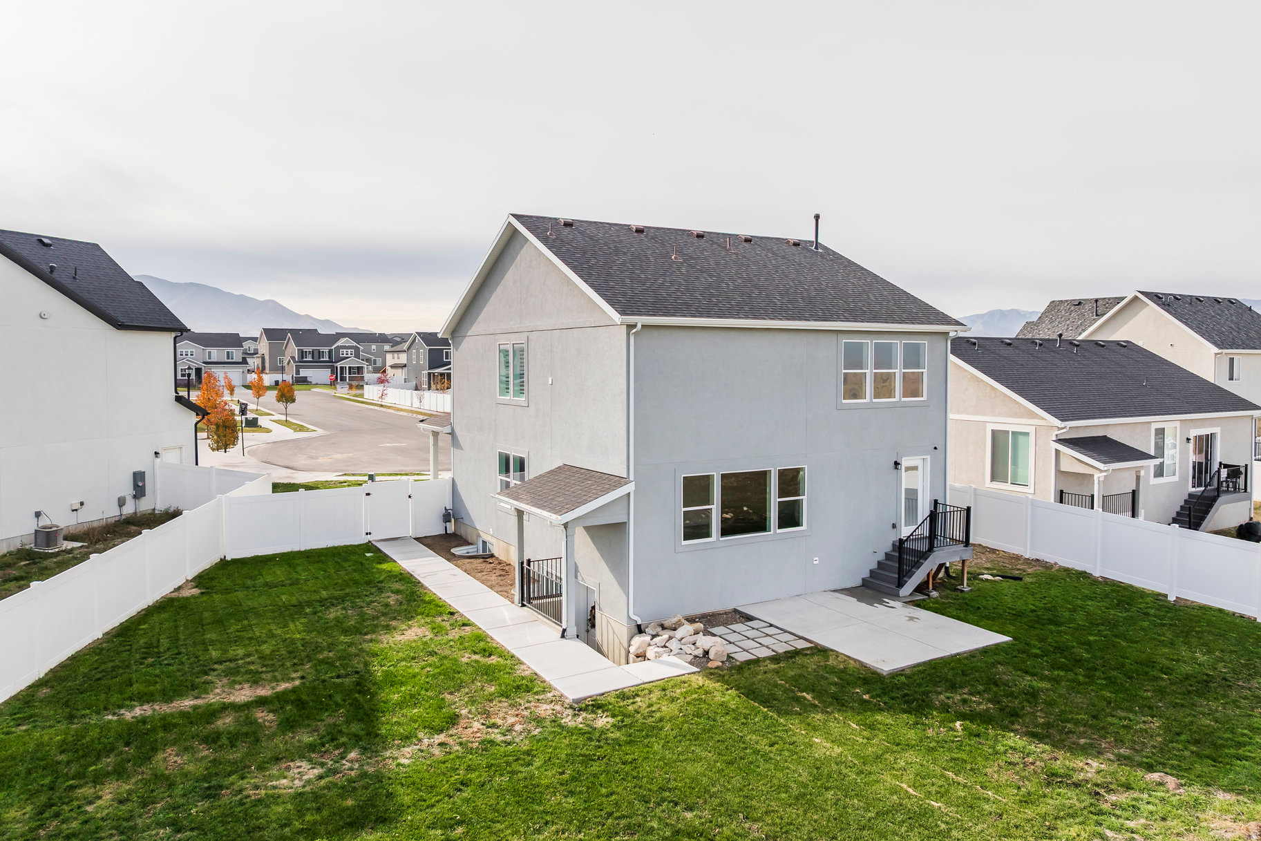 LEXINGTON GREENS - Residential